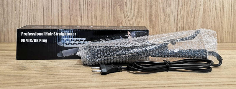 Steam hair straightener